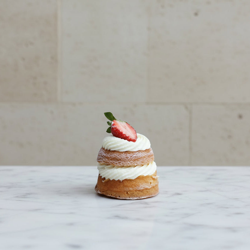 Victoria Sponge cake with light and fluffy texture and cream cheese frosting