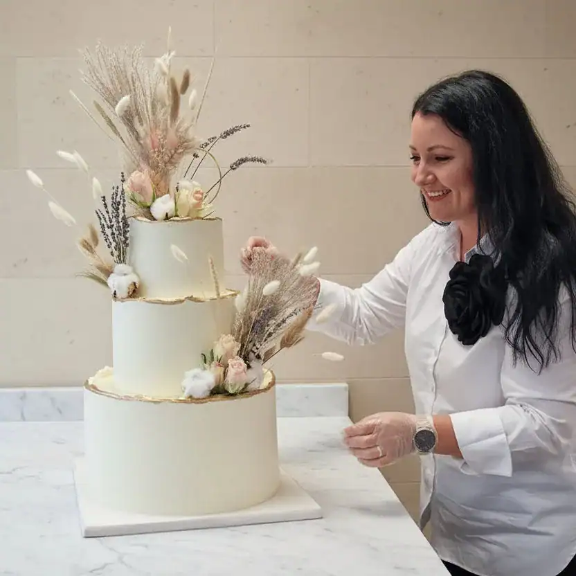 luxury wedding cake london bespoke design