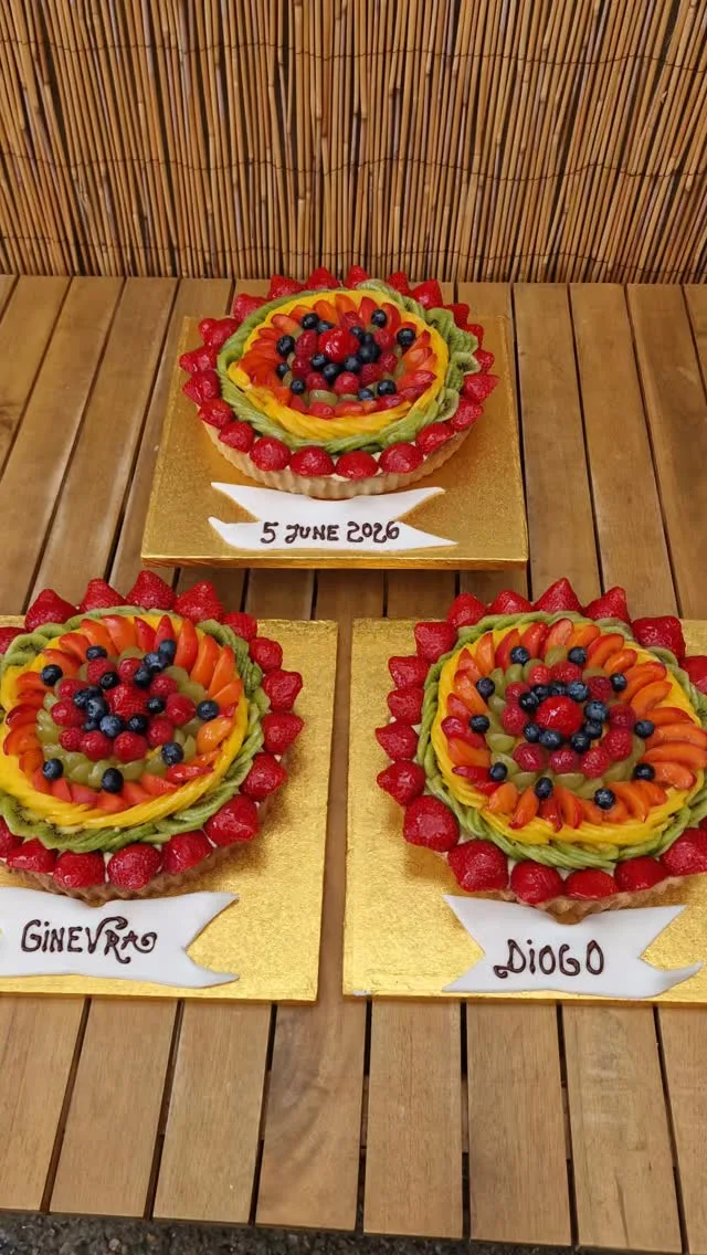 Crostata is never just a tart. 🍓  Handmade pastry, vanilla crème pâtissière, fresh seasonal fruit, and a personalised chocolate message written by hand.  This is how Geanina turns a beautiful dessert into a memorable centrepiece. ❤️  Would you choose this for a birthday, anniversary, or just because?  #Crostata #FruitTart #LuxuryDesserts #PastryChef #DessertLover