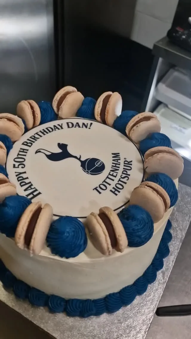 A special cake for a special occasion ⚽️ ❤️  Geanina putting the final touches on Dan's Tottenham Hotspur themed cake.  Happy 50th Birthday, Dan! 🎉  #spurscake #spurs #birthdaycake #tottenhamhotspur #NorthLondonBakery